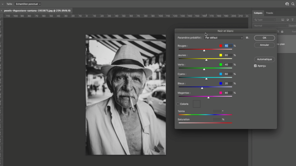 Comment mettre un logo en noir et blanc sur Photoshop ?