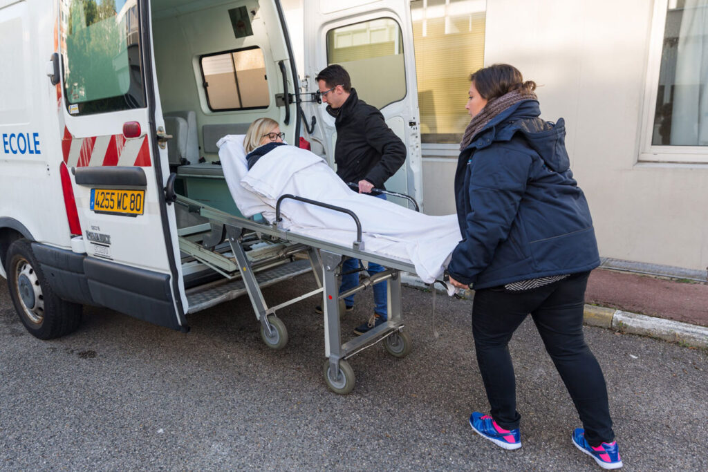 Comment se déroule la formation des ambulanciers ?