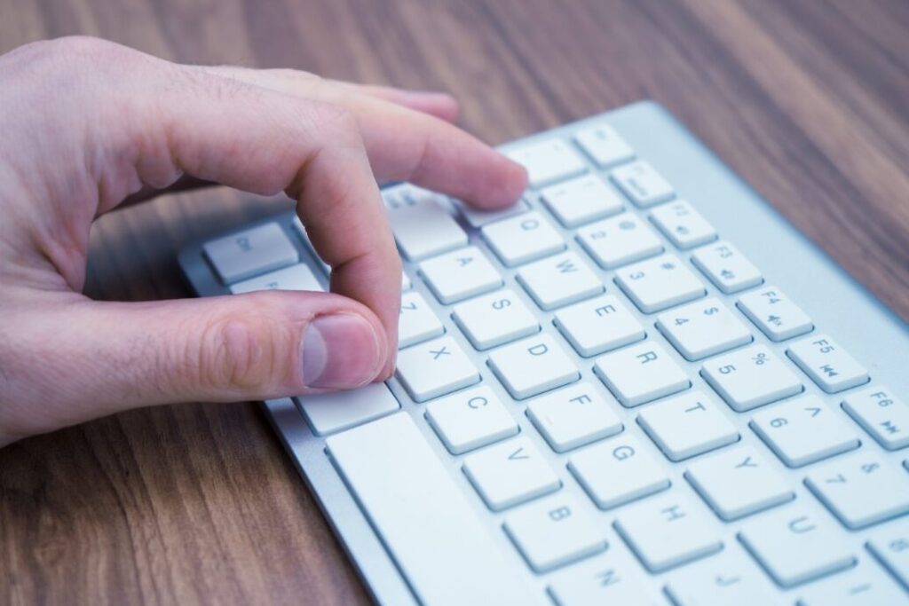 Comment taper le symbole égal barré sur votre clavier ?