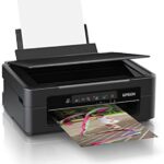 Imprimante Epson XP-2205 utilisée comme scanner et imprimante multifonction pratique pour le bureau à domicile