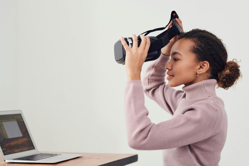 La réalité virtuelle (RV) peut-elle améliorer la productivité au travail ?